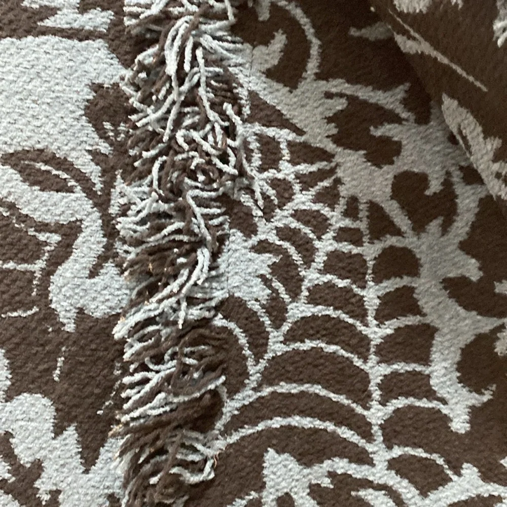 NWT. Cynthia Rowley, decorative throw blanket.